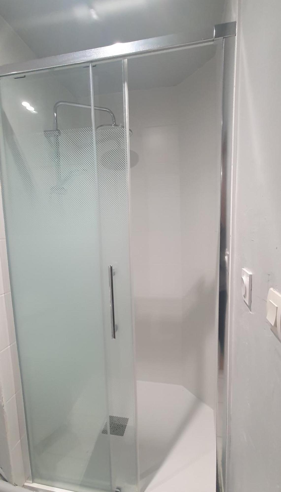 Chambres Privees Dans Maison Avec Jardin-Proche Ldlc-Groupama Stadium-Eurexpo Vaulx-en-Velin Exterior photo